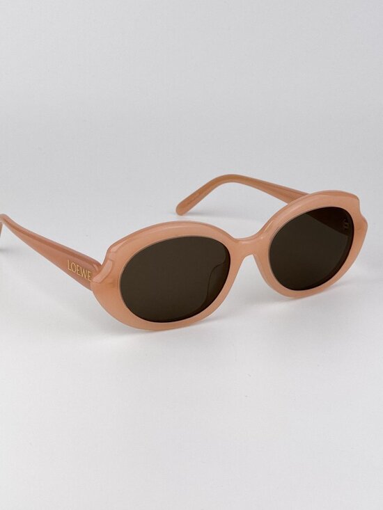 Loewe LW40147F 72E Oval Sunglasses – Shiny Nude Pink / Brown main image 5
